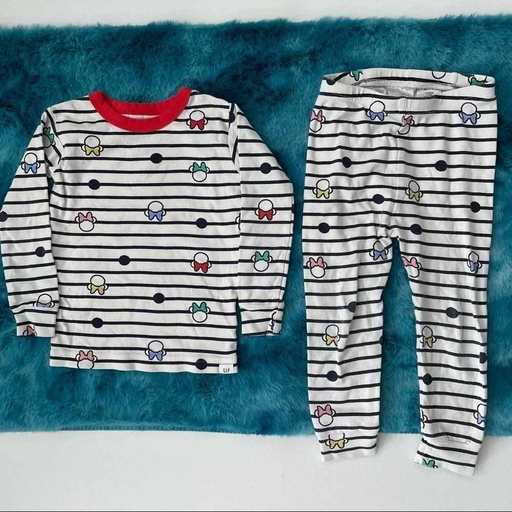 Baby Gap x Disney Toddler Girl Long Sleeve Pajama Set Size 2 years